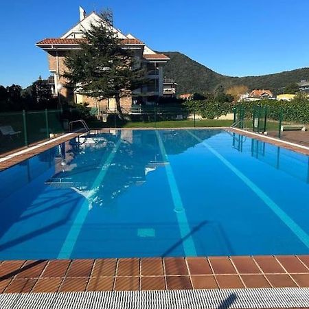 Playa De Berria -Apartamento Con Piscina Y Vistas Al Mar Santoña Buitenkant foto