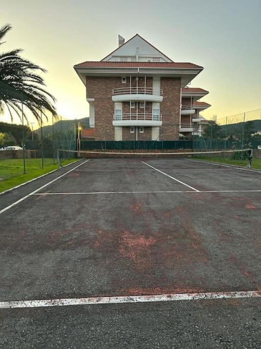 Playa De Berria -Apartamento Con Piscina Y Vistas Al Mar Santoña Buitenkant foto