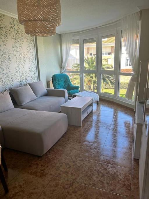 Playa De Berria -Apartamento Con Piscina Y Vistas Al Mar Santoña Buitenkant foto